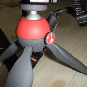 こじゃれたカメラ用三脚「マンフロット PIXI ミニ三脚 レッド MTPIXI-RD」を買ってみたのでブログに書くことにする。